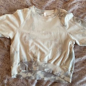 Cropped Lululemon sweatshirt